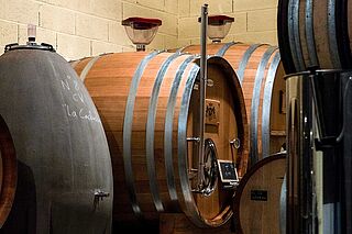 Weinfaessern des Weinkellers Suenen Weinfaessern des Weinkellers Suenen