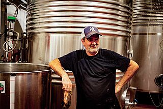 Winzer im Weinkeller Doniene Gorrondona