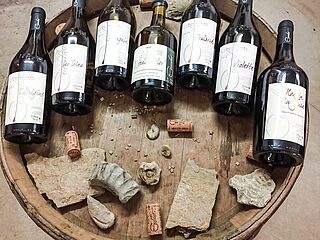 Domænets vine på et træfad