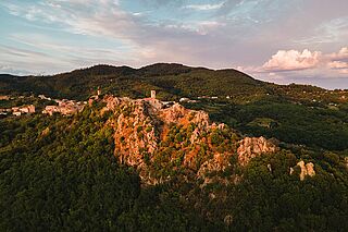 Die wunderschöne Landschaft von Ampeleia