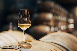 Weiwein im Weinkeller