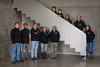 Arbeiter im Weinkeller