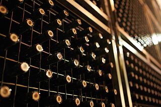 Flaschenlager im Keller von Vega Sicilia