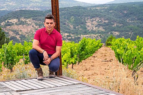 Der Winzer von Bodegas Maranones