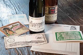Weinauswahl auf dem Tisch des Weinguts Heiligenblut Weinauswahl auf dem Tisch des Weinguts Heiligenblut