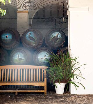 Malede vintønder på vingården