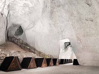 Eindrucksvoller Weinkeller bei Ruinart