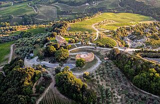 Panorama des Weinguts von oben