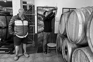 Heiner zu Besuch beim Winzer