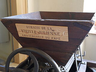 Trichter einer Entrappungsmaschine bei der Domaine de la Vieille Julienne