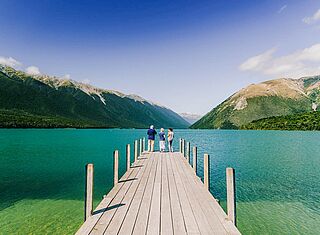 Steg an einem See in der Region