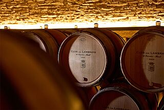 Weinfässer von Domaine des Lambrays