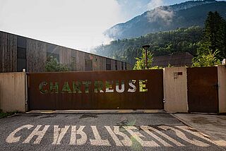 Einfahrt zum Weingut Chartreuse