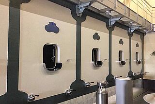 Weintanks des Weinkellers Chateau Petrus