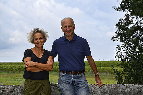 Winzer und Winzerin aus dem Gebiet Trinite Estate