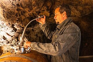 Markus Lang im Weinkeller