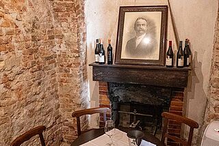 Raum mit Ofen auf dem Weingut Fratelli Alessandria