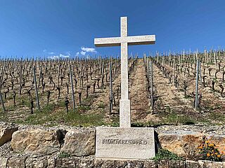 Steinernes Kreuz am Himmelspfad bei Rudolf May
