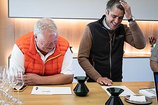 Heiner Lobenberg bei der Weinverkostung auf dem Weingut Cheval Blanc