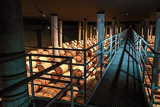 Der beeindruckende Weinkeller bei Hacienda Monasterio