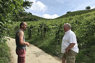 Heiner Lobenberg mit Ewald Tscheppe auf Tour