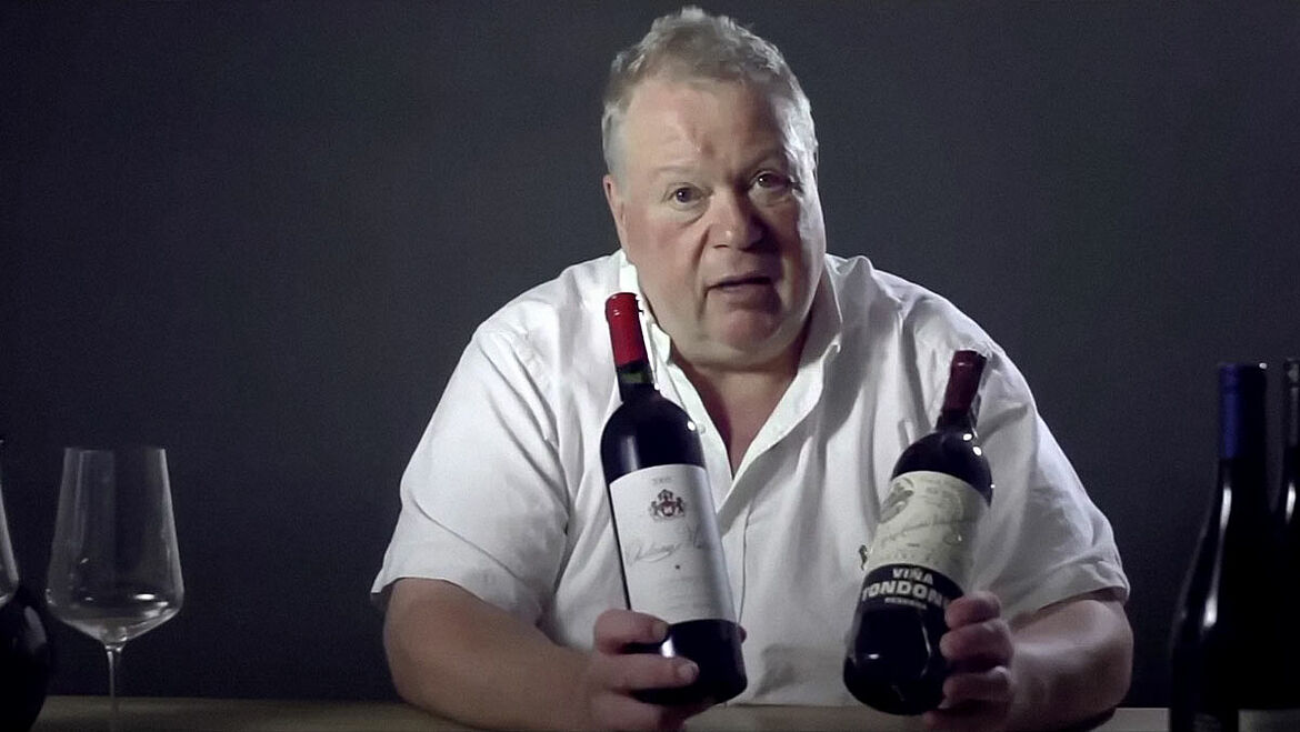 Heiner Lobenberg stellt das erste Paket des Wein-Abos vor