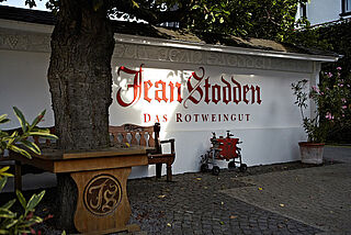 Jean Stodden, Das Rotweingut