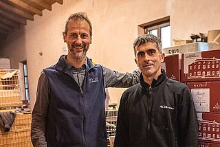 Winzer im Weinkeller Fratelli Alessandria