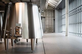 Weintank bei Lynch Bages