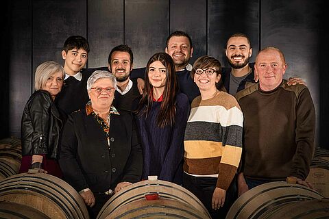 Winzerfamilie im Weinkeller Domenico Clerico