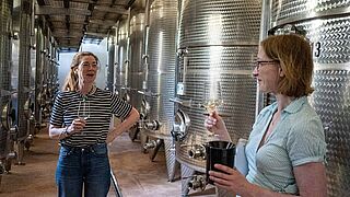 Zu Besuch bei Cristiana Tiberio Anja Breit im Weinkeller, zu Besuch bei Cristiana Tiberio