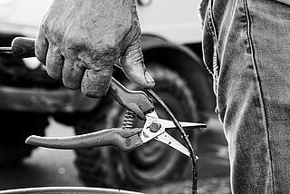 Arbeit auf dem Feld bei J. B. Becker Arbeit auf dem Feld bei J. B. Becker