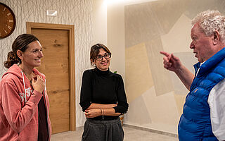 Tibaldi Winzerinnen mit Heiner Lobenberg