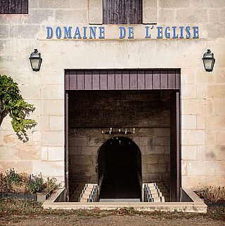 Eingang der Domaine de L’Eglise zum Weinkeller
