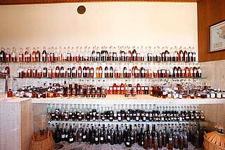 Flaschenlagerung des Weinguts Tesseron