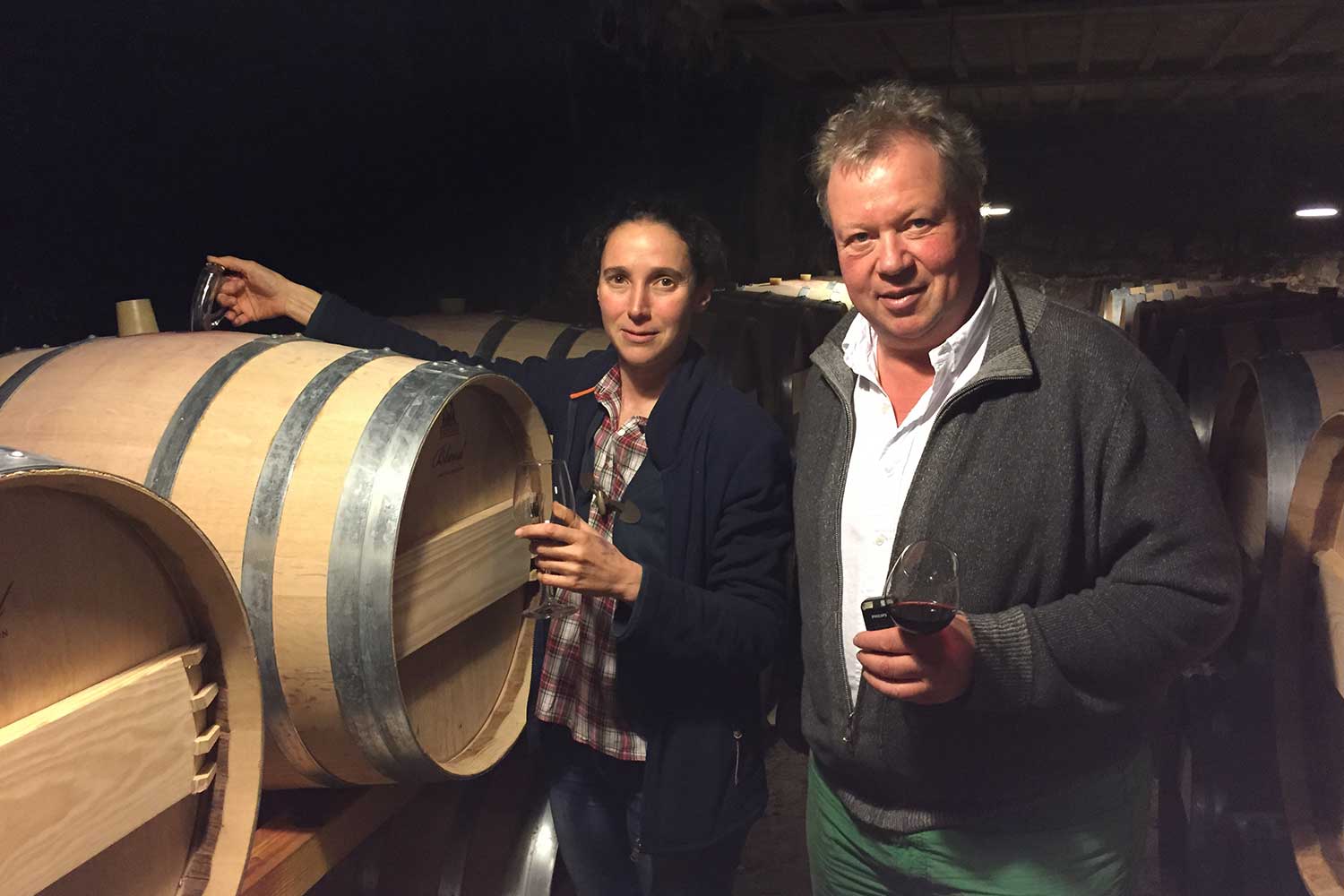 Weinkeller mit Winzerin und Heiner Lobenberg