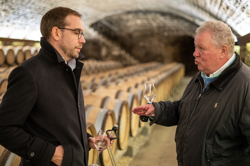 Heiner Lobenberg und Carl Cercellier beim Verkosten