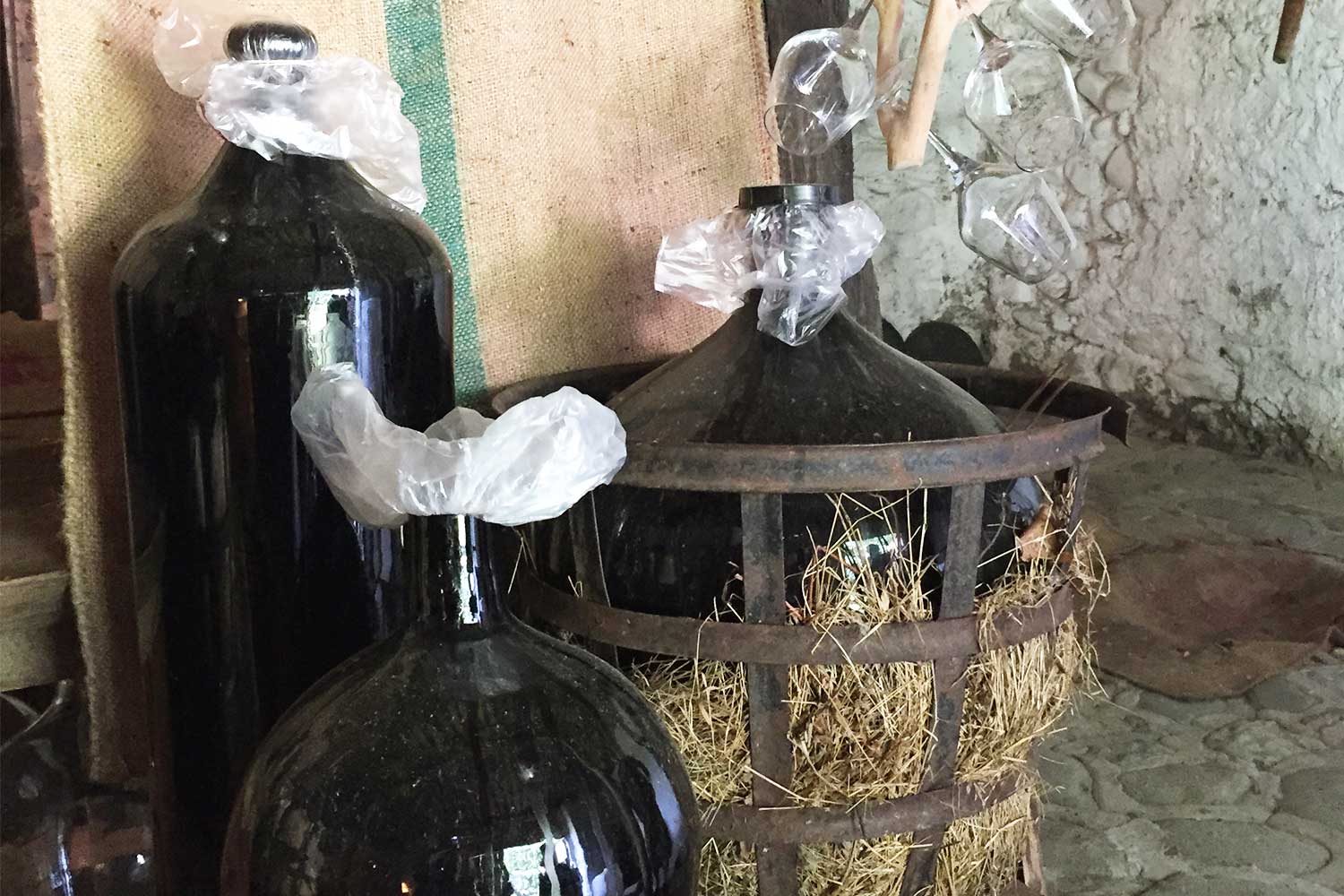 Tsikhelishvili Amphoren mit Wein