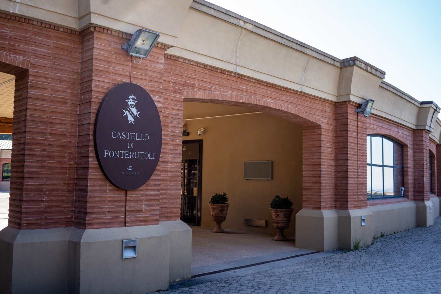 Eingang zum Weingut von Fonterutoli Mazzei